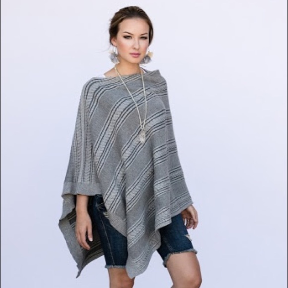 Evy’s Tree Khalli Poncho Gray One Size